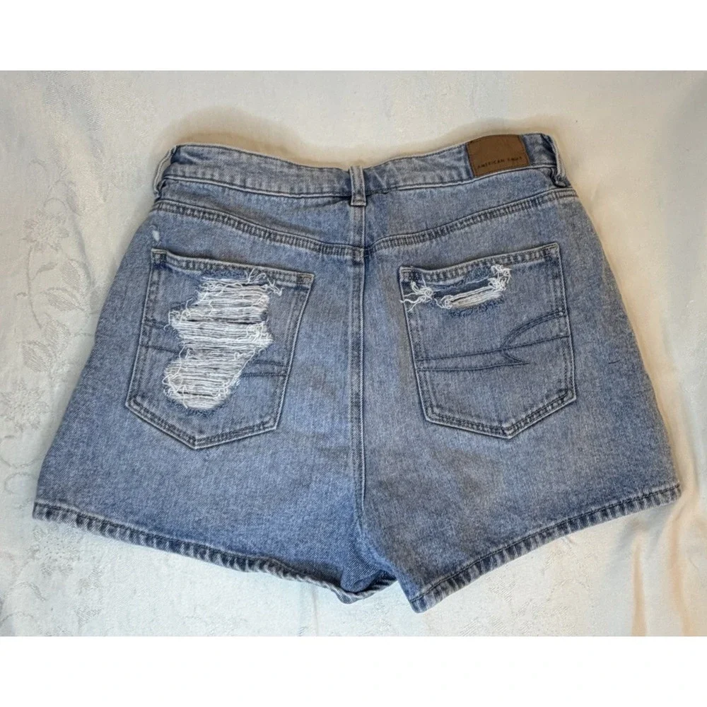 American Eagle Women's Cut Off Denim Shorts Size 6 Distressed Light Wash